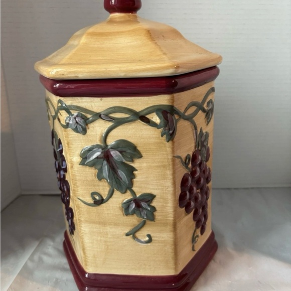 Vintage Nonni’s Biscotti Handmade Grape Vine Ceramic Canister Cookie Jar - Picture 3 of 9